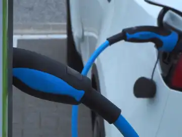Charging plug for e-car