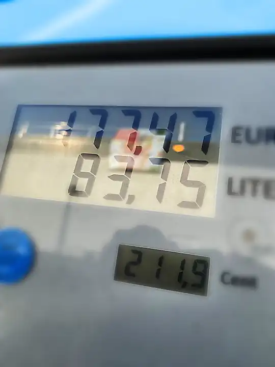 Diesel price 2,11 Euro