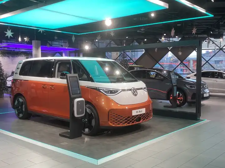 The new Multivan , Volkswagen Commercial Vehicles, Shopping Center Aleja, Ljubljana