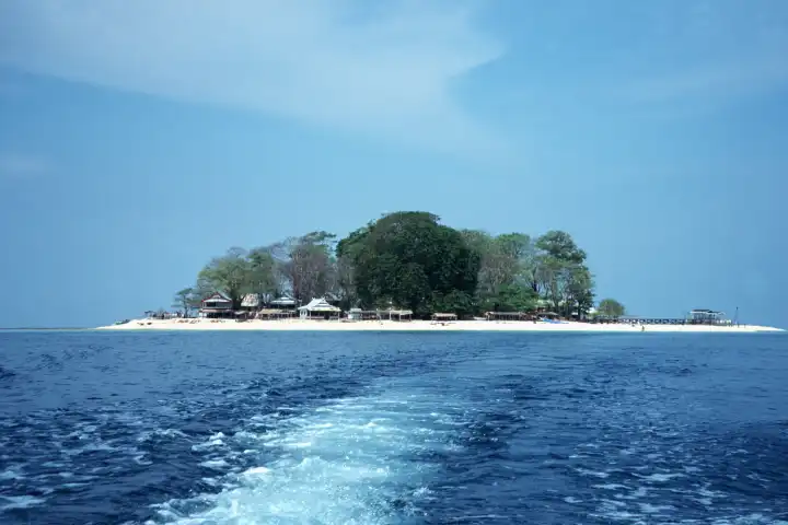 The bathing-island close to Celebes