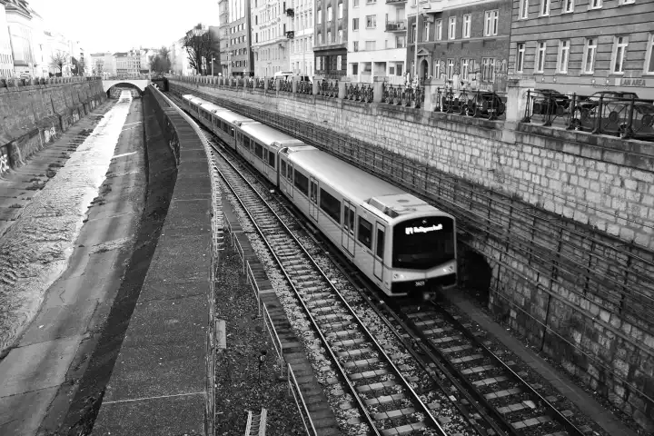 railwayU4 arriving at Margaretengürtel in vienna austria