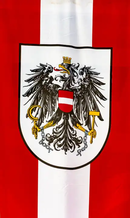 Österreichische Fahne mit Bundesadler