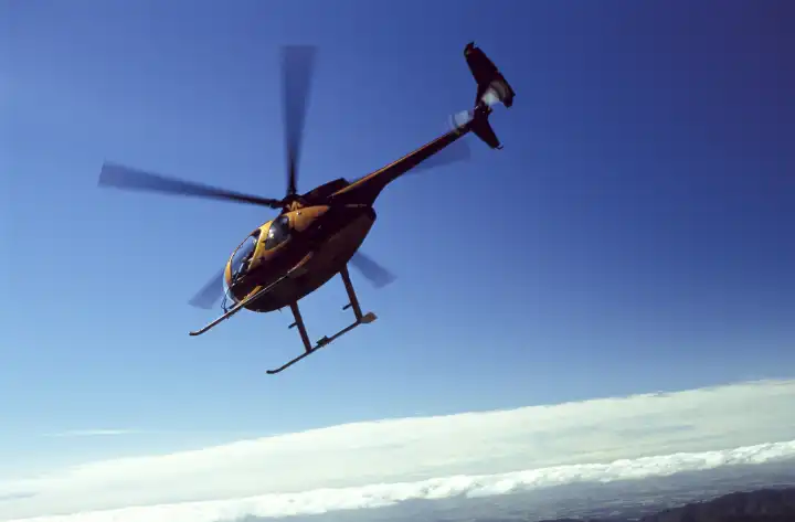 Neuseeland, Nordinsel, Tararua Forest Park, Holdsworth-Jumbo Tramp, Nähe Masterton. Versorgung der Jumbo Hut per Helikopter
