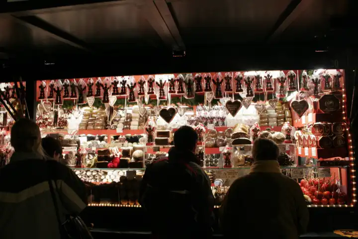 Stand für Weihnachtsgebäck Christkindlmarkt, Salzburg, Österreich, Europa