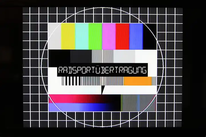 Fernseh Testbild mit Schriftzug Radsportübertragung, keine Live Übertragung der Tour de France von ARD und ZDF
