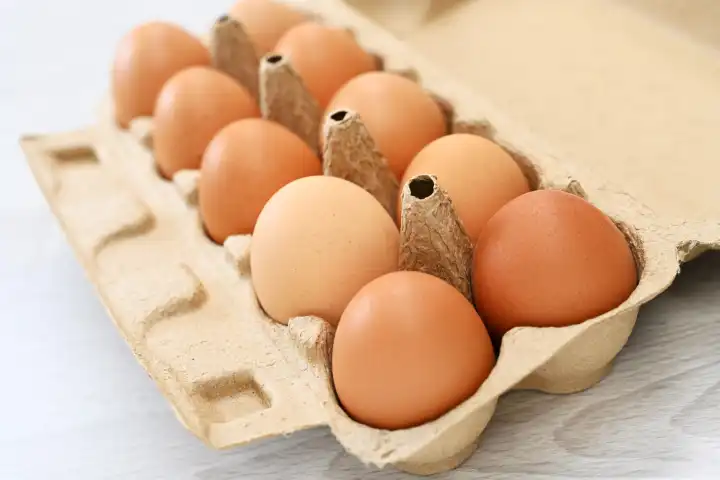 Brown hen's eggs