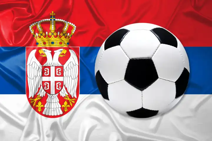Schwarz-Weißer Lederfußball mit Fahne von Serbien, Fotomontage