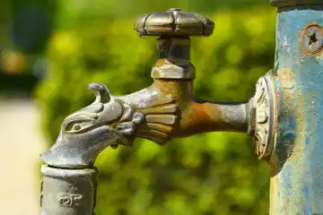 Alter Wasserhahn, Trinkwasser, Wassermangel