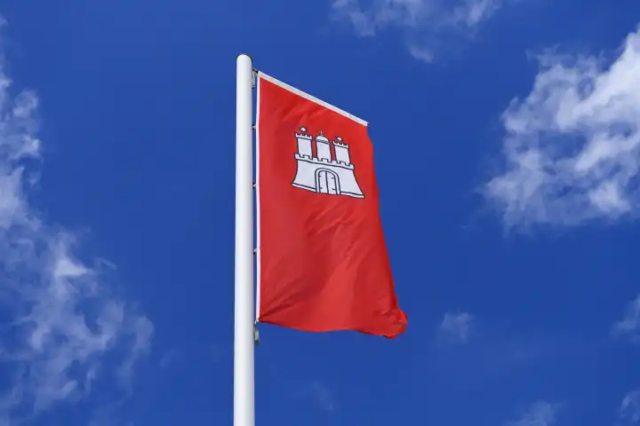 Wehende Fahne des deutschen Bundeslandes Hamburg