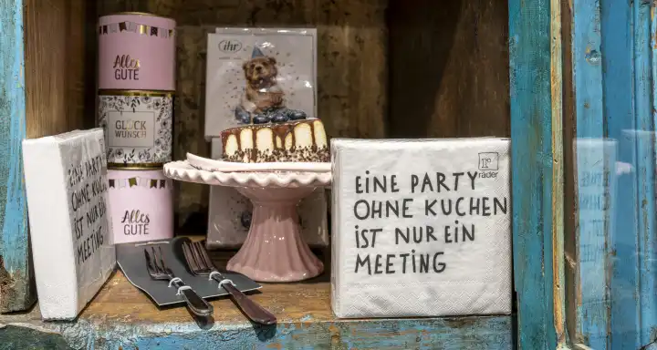 Cake and napkin decoration, Vienna, Austria