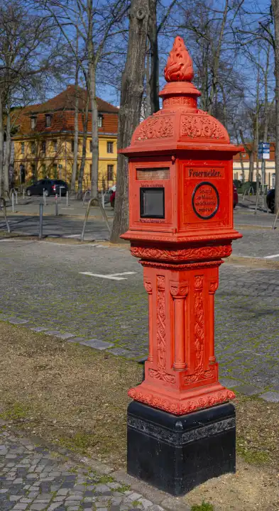 historischer roter Feuermelder, Berlin, Deutschland