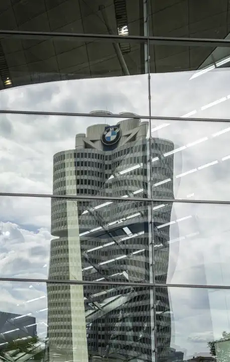 BMW Vierzylinderturm, München, Bayern, Deutschland