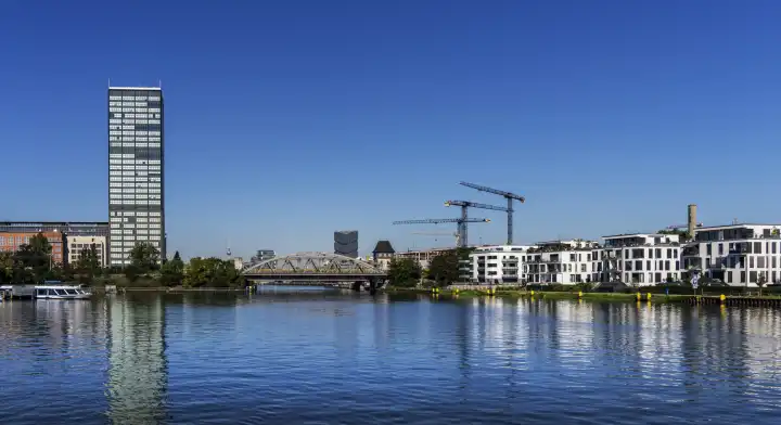 Skyline Treptow,  die Treptowers an der Spree mit Elsenbrücke, Berlin, Deutschland