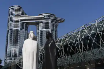 Statuen Together by Lufti Romhein, Duba, Vereinigte Arabische Emirate, Asien
