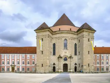 Basilika S. Martin, Klosterkirche der ehemaligen Benediktinerabtei des Klosters Wiblingen, Ulm, Baden-Württemberg, Deutschland.