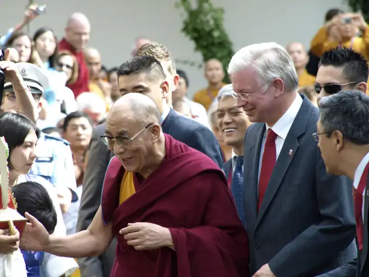 Dalai Lama and Roland Koch