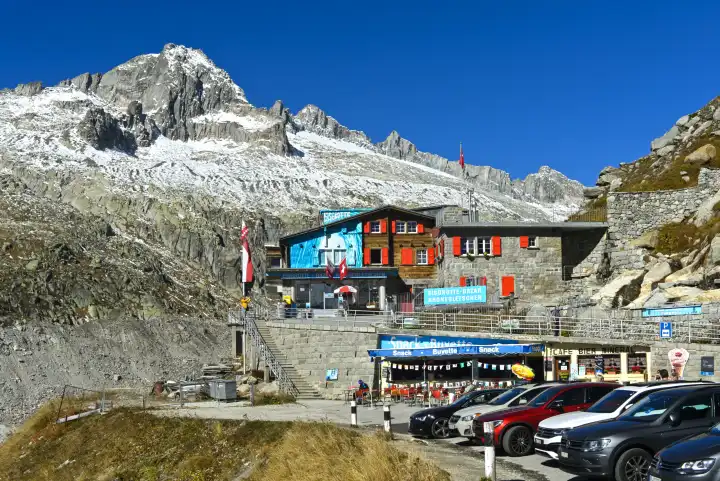 Eingang zur Eisgrotto im Rhonegletscher, Furkapass, Belvédère, Obergoms, Valais, Switzerland