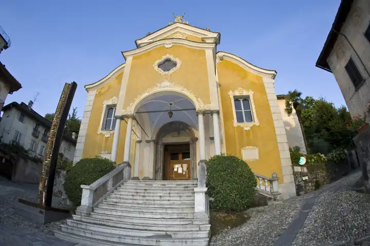 Kirche, Lago de Orta, Piemont, Italien