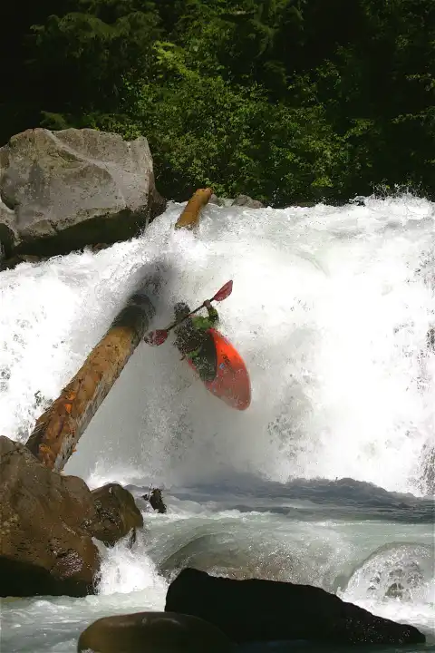 Extrem Kayak, Wildwasser