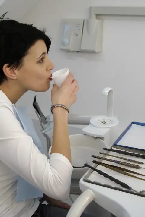 Rinsing out mouth after dental treatment