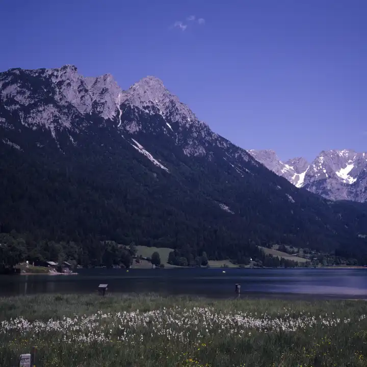 Hintersteiner Lake, Mountains of Emperor