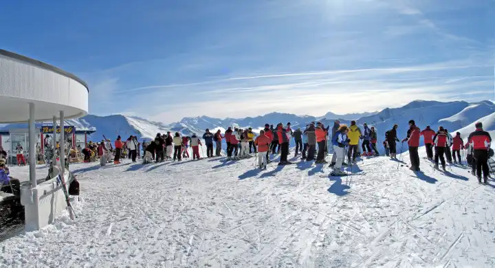 Leogang Skifahren Panorama Bergstation