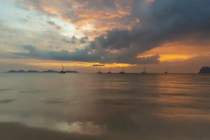 Sonnenuntergang, Insel Koh Mook, Andamanensee, Thailand, Südostasien, Asien