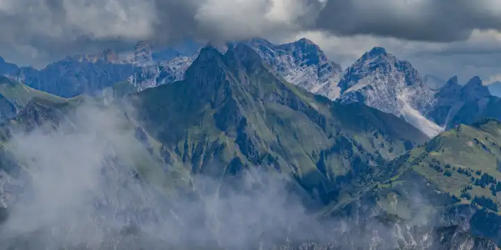 Mountain panorama from Fellhorn, 2038m, to Höfats, 2259m, Allgäu Alps, Allgäu, Bavaria, Germany, Europe