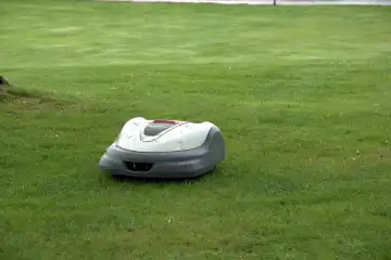 Robot lawn mower, grass mower