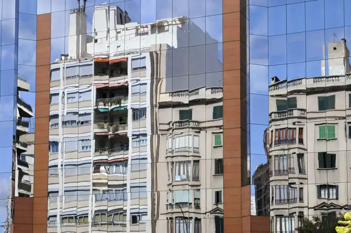 Aluminium Glas Fassade eines Bürogebäudes, Palma, Mallorca