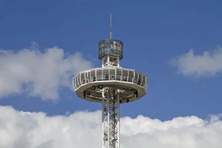 Der City-Skyliner ist 81 m hoch und von seiner Aussichtsplattform aus bietet sich den FahrgÃ sten eine 360-Grad-Sicht auf die umliegende Stadt bzw Landschaft