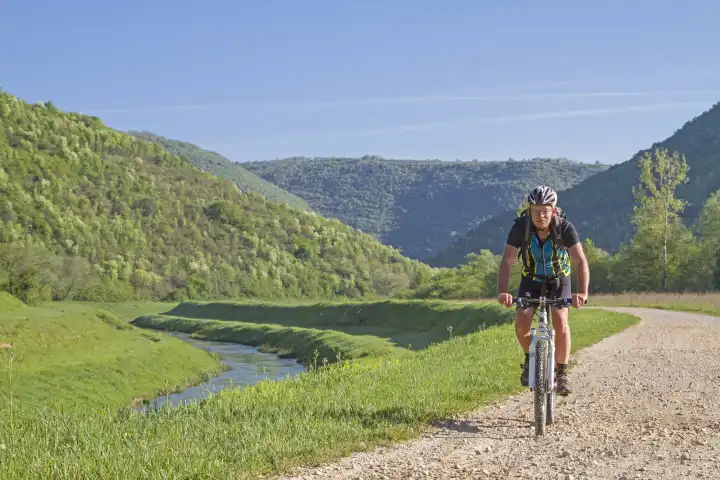 Istrien ist ein Paradies für alle Mountainbiker und Wanderer die unberührte Natur und Einsamkeit lieben