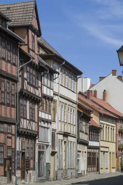Der Stadtkern von Quedlinburg besteht zum grossen Teil aus idyllischen FachwerkhÃ usern, die im niedersÃ chsischen Stil erbaut wurden
