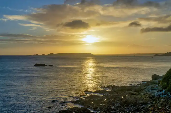 Sonnenaufgang an der Küste des Ärmelkanals