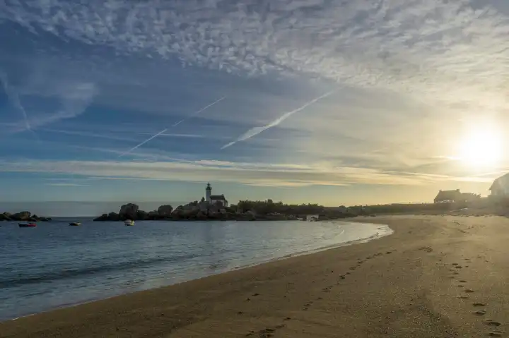 Sunrice, Pontusval lighthouse, Côte des Légendes, Lighthouse Beach, France, Brittany, Finistère, Keravezan, public ground