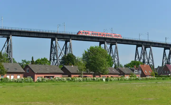 Eisenbahnhochbrücke Rendsburg am Nord-Ostsee-Kanal