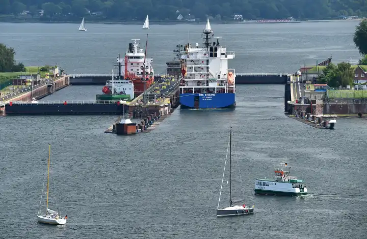 Shipping traffic at the Kiel-Holtenau lock