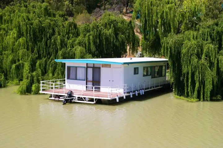 Hausboot auf dem Murray River, Renmark, Sued Australien