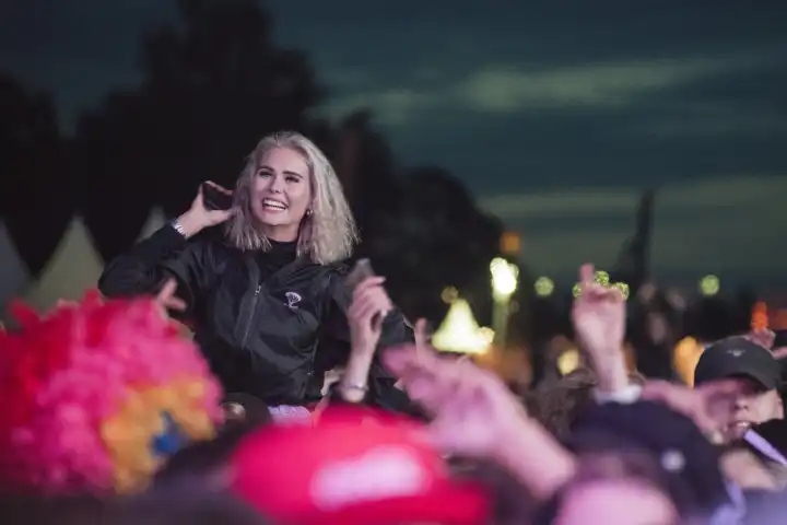 Turku, Finnland. 5. Juli 2019. Ellie Goulding performt auf dem 50. Ruisrock Festival.