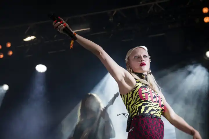 Turku, Finland. 6. Juli 2019. Chisu performt auf dem 50. Ruisrock Festival.