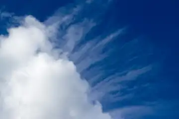 Wolken mit Strahlen