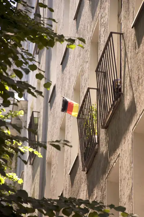 2010, berlin neukölln, deutschland, deutschlandflagge an hauswand