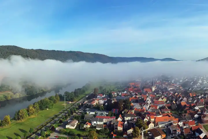 Luftbild von Bürgstadt mit Blick auf die historische Altstadt. Bürgstadt, Erftal, Miltenberg, Unterfranken, Bayern, Deutschland.