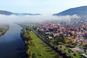 Luftbild von Bürgstadt mit Blick auf die historische Altstadt. Bürgstadt, Erftal, Miltenberg, Unterfranken, Bayern, Deutschland.