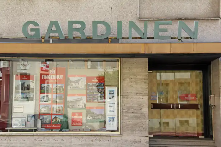 Shop window of Gardinen-Uebel in the barrack street Coburg
