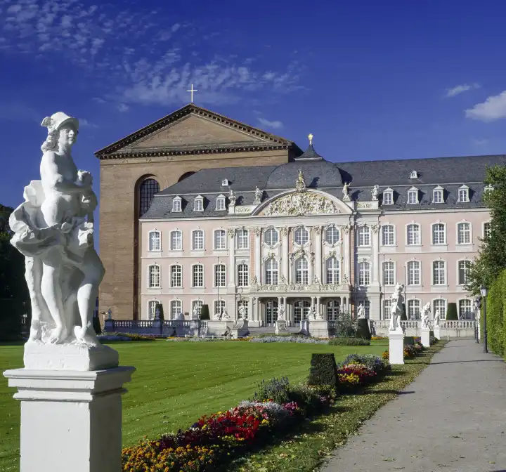 Trier Palastgarten Kurfürstliches Palais with Basilika Mosel