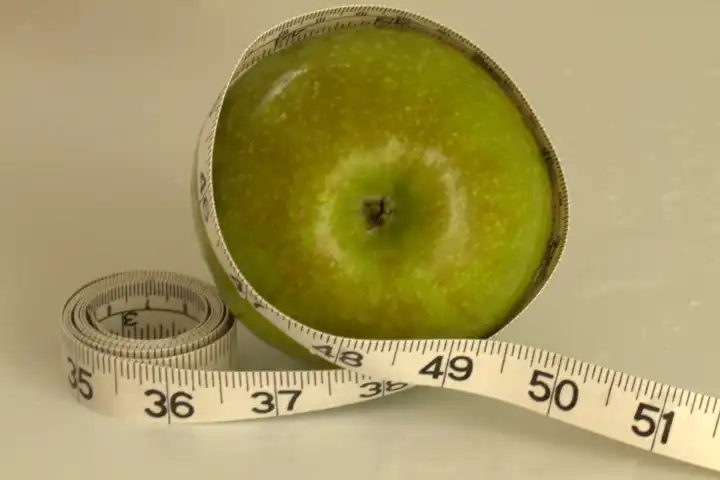 apple with measuring tape, for the slender figure, Spring diet