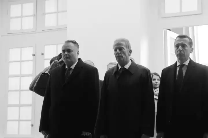 Österreichische Bundesregierung, Verteidigungsminister Hans Peter Doskozil , Vizekanzler Reinhold Mitterlehner und Bundeskanzler Christian Kern