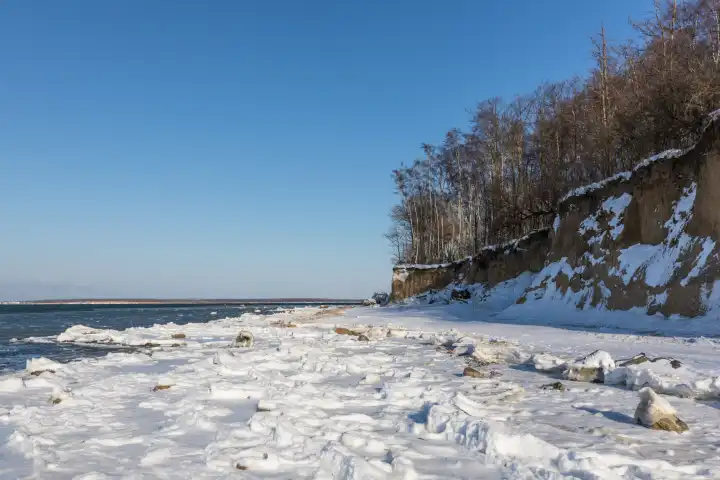 Winter 2018 gefrorene Ostsee in Mecklenburg