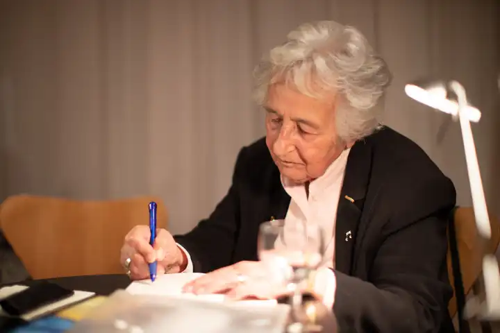 Auschwitz survivor Anita Lasker-Wallfisch at a reading 2018